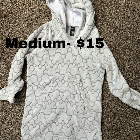 Clothes - Picture 7 of 8